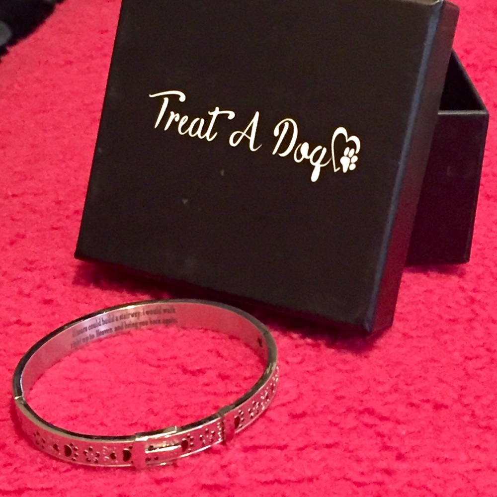 Treat A Dog 🐶 Bracelet